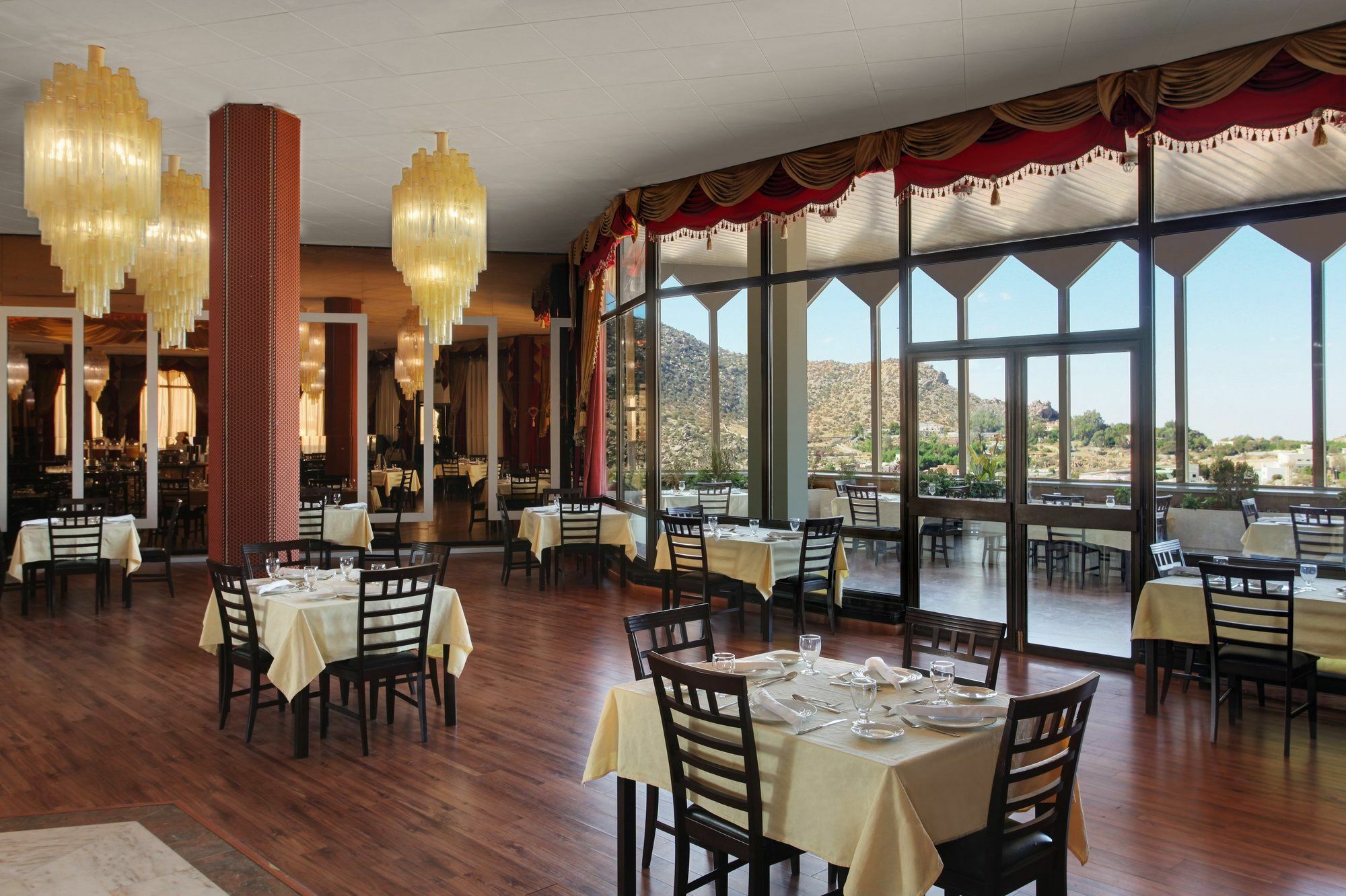 Le Meridien Al Hada Ngoại thất bức ảnh